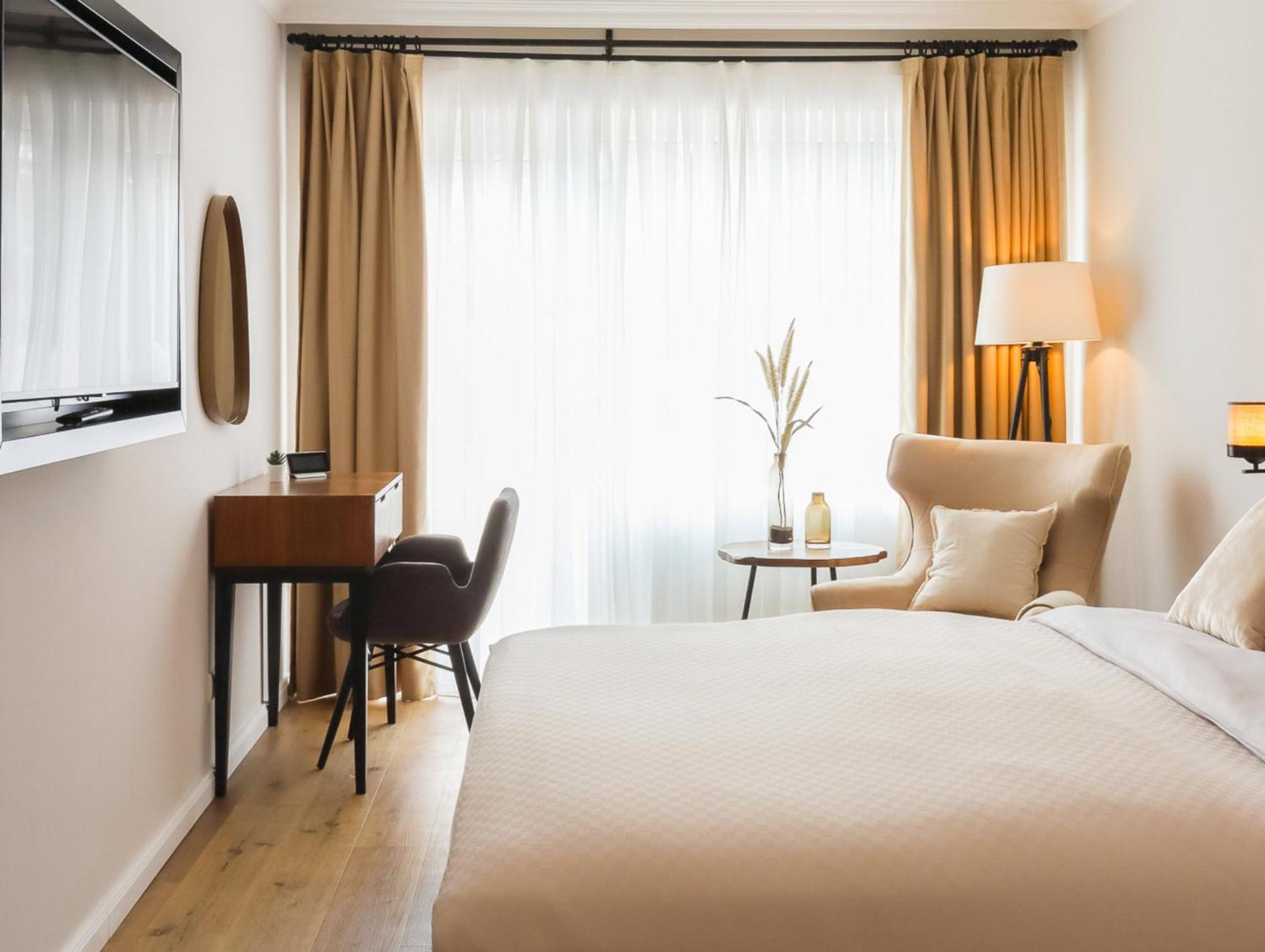 Hochwertige Ferienwohnung In Ruhiger Lage Mit Eigener Terrasse Und Parkplatz, Nur 7 Gehminuten Zum Strand Entfernt - Hoher Schlafkomfort Dank Boxspringbett 샬베우츠 외부 사진