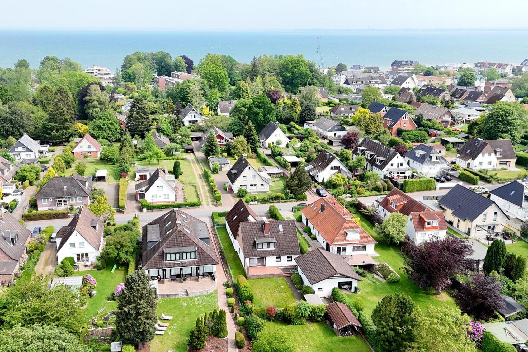 Hochwertige Ferienwohnung In Ruhiger Lage Mit Eigener Terrasse Und Parkplatz, Nur 7 Gehminuten Zum Strand Entfernt - Hoher Schlafkomfort Dank Boxspringbett 샬베우츠 외부 사진